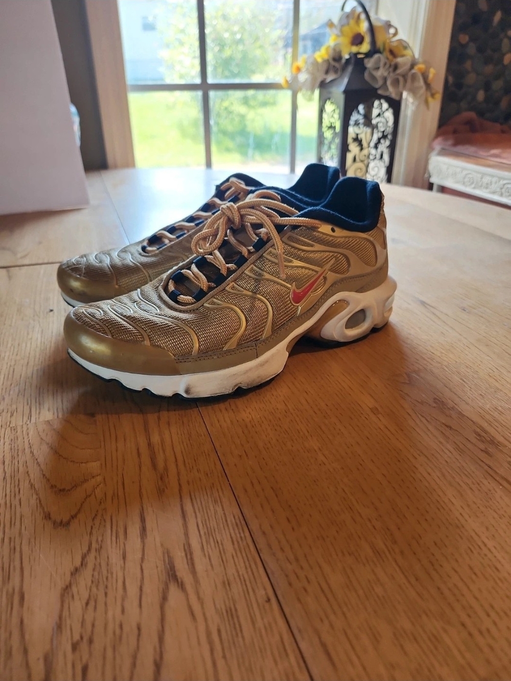 Nike Air Max Gold Running Shoes with Red Swoosh